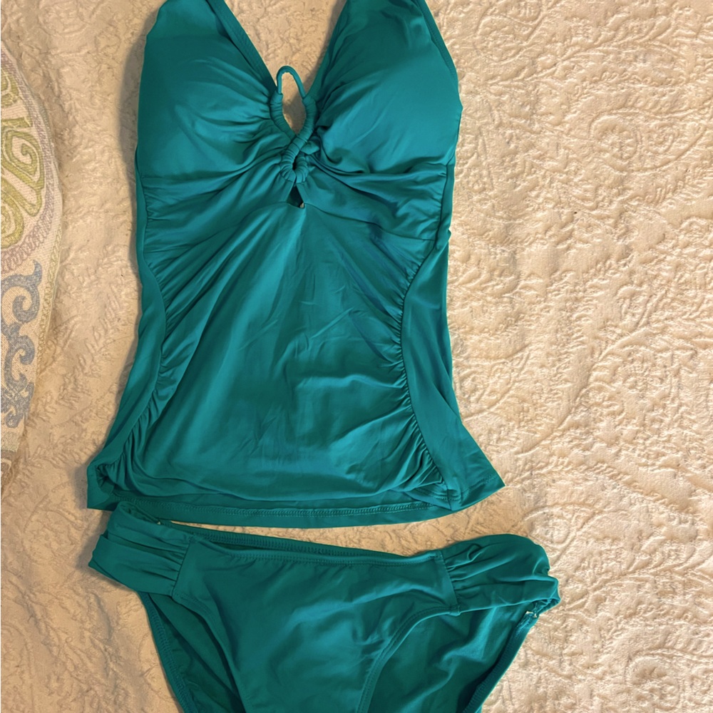 Women’s 2 pc tankini size 6